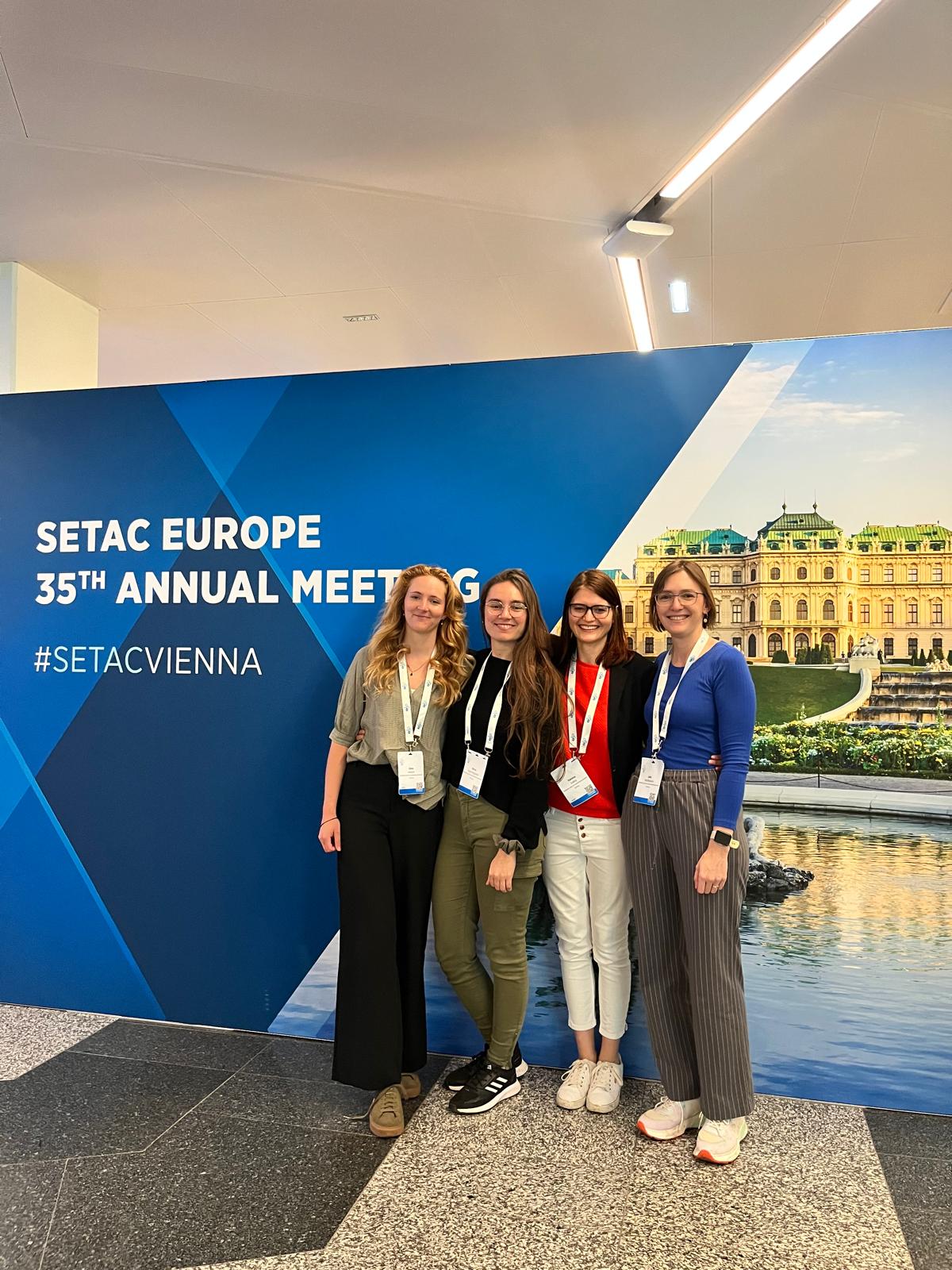 Elena Hommel, Naroa Lopez, Vanessa Srebny & Julia Huchthausen